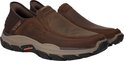Bruine leren slip-on instappers met Goodyear zool, gestructureerd detail op de hiel.
