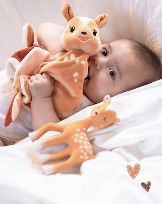 Sophie de giraf knuffeldoekje Fanfan het hertje - Babyknuffel - Baby knuffeldoekje - Kraamcadeau - Babyshower cadeau - Op beige kaart - Vanaf 3 maanden - 15 x 15 cm van Sophie de Giraf. — afbeelding 4