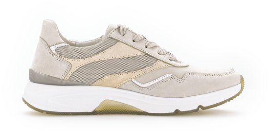 Lichtgrijze damessneaker van Gabor Rollingsoft met mesh- en suèdedetails. Witte zool met transparante gele accenten.