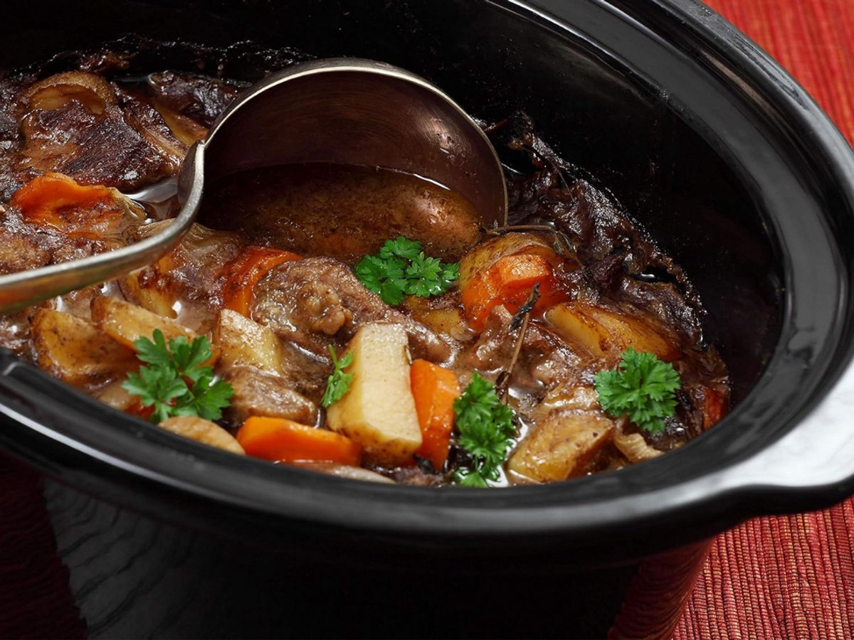 Afbeelding 3 van Slowcooker Met Timer - Digitale Slowcooker Met Timer - Programmeerbare Slowcooker - 4.5 L - 280 W - Hotpot - Elektrische Slowcooker - Binnenpan - Keramische Binnenpan - Timerfunctie - Warmhoudfunctie - Snelkookpan - Rijstkoker - RVS