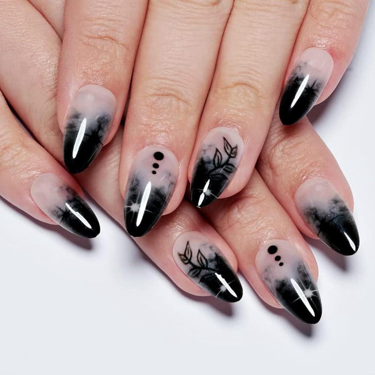 Image of 24 stuks press-on nagelset met design - Duurzaam en herbruikbaar - Voor oudejaarsavond, bruiloft en dagelijks gebruik