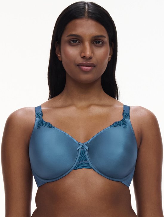 Soutien-gorge bleu avec bretelles décorées, nœud et détails en dentelle sur les bonnets.