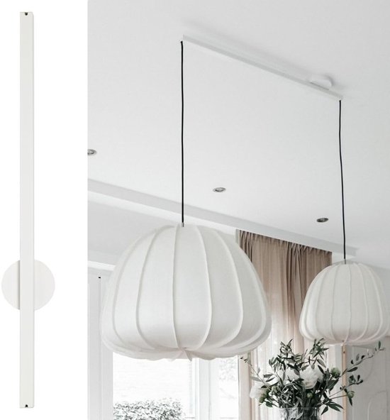 Een witte Lightswing rail met twee witte geplooide hanglampen, naast een productfoto van de rail.