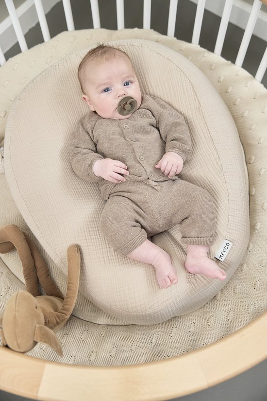 Meyco Baby Uni relaxhoes voor voedingskussen - pre-washed hydrofiel - sand van Meyco — afbeelding 3