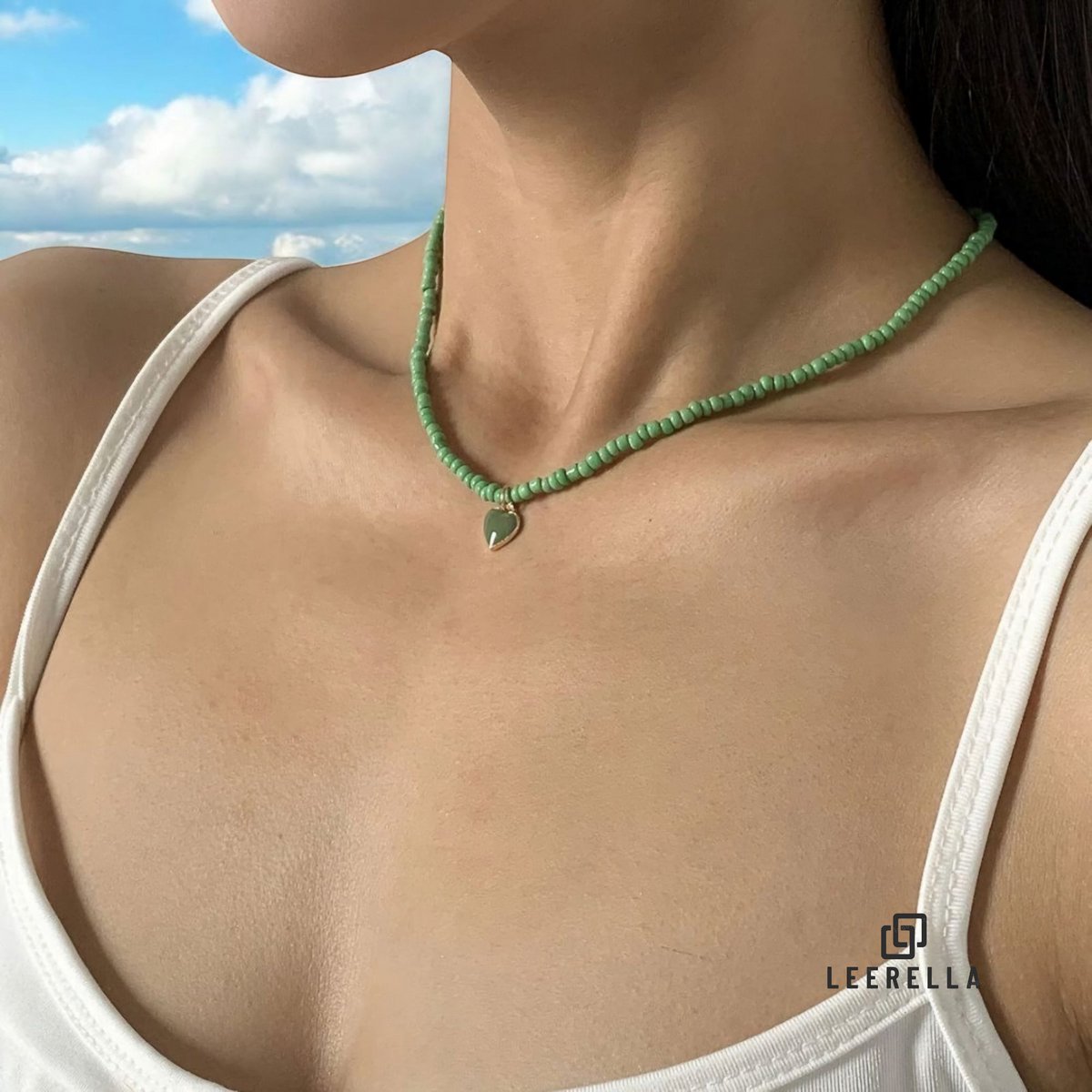 Leerella Choker Ketting Groen met Hart Hangertje – Boho Kralen Choker – Trendy Halsketting – Stijlvolle Dames Sieraden – 37+5 cm