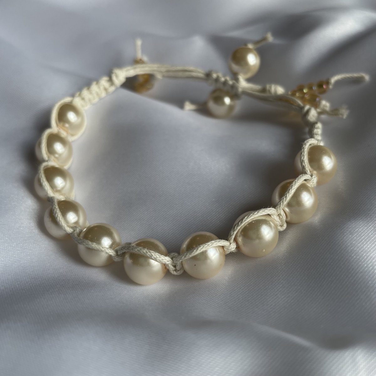 Made Once armband A006