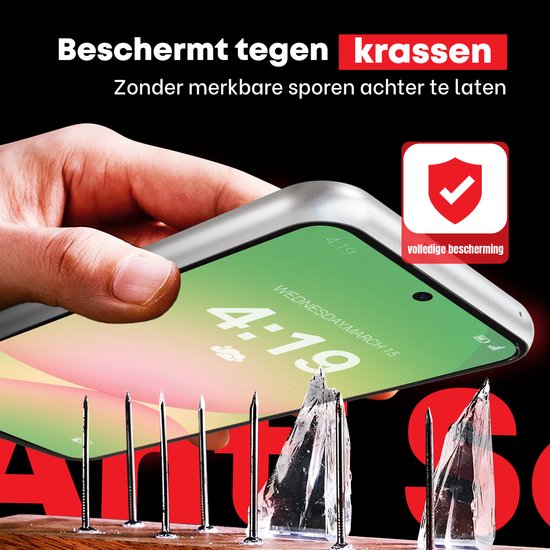 Main protégeant le téléphone contre les rayures avec une protection complète.