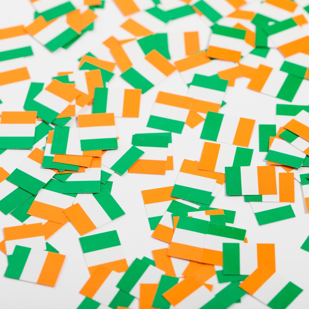 150 stuks Tafel confetti papier Ierland - Hapjes Cocktail Tapas Zomer Terras EK WK Voetbal Decoratie Tafelconfetti
