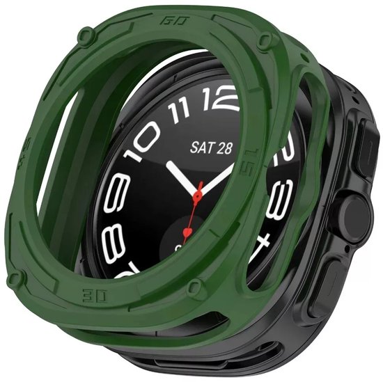Groene beschermhoes met zwarte smartwatch. De hoes heeft cijfers en lijnen.