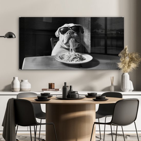 MuchoWow® Glasschilderij 120x60 cm - Schilderij acrylglas - Hond - Bulldog - Pasta - Bril - Stoer - Dieren - Foto op glas - Muurdecoratie woonkamer - Wanddecoratie slaapkamer - Schilderijen