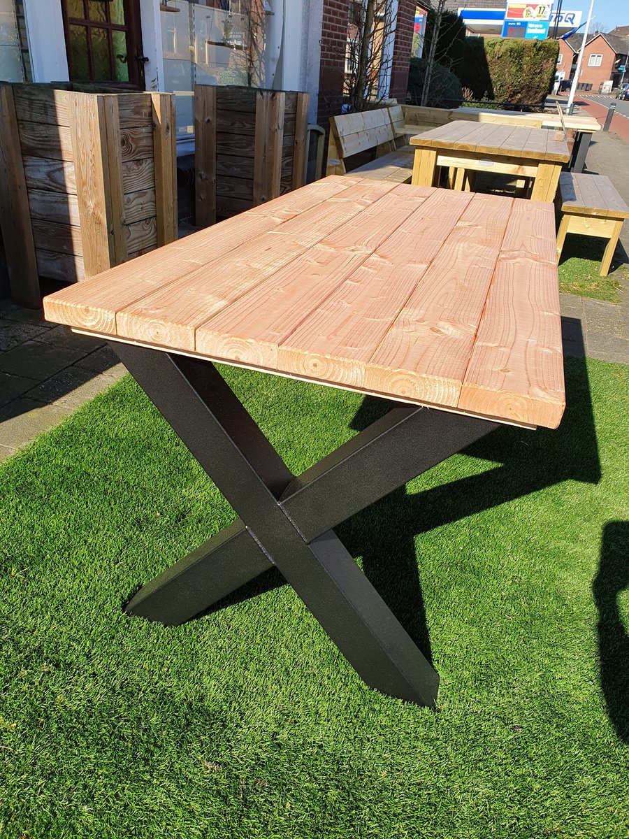 Tuintafel met stalen X poot-Douglas- volledig gemonteerd-90x240- 44mm dik.