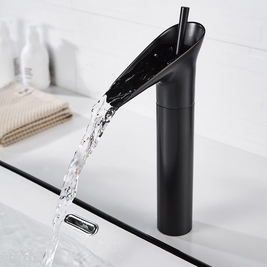 HANLIAN Uittrekkraan met één gat en draaibare uitloop, één handgreep kraan voor wastafel in de badkamer, moderne badkamerkraan met uittrekbare sproeier, 3 modi toiletwastafelkranen (chroom, normaal