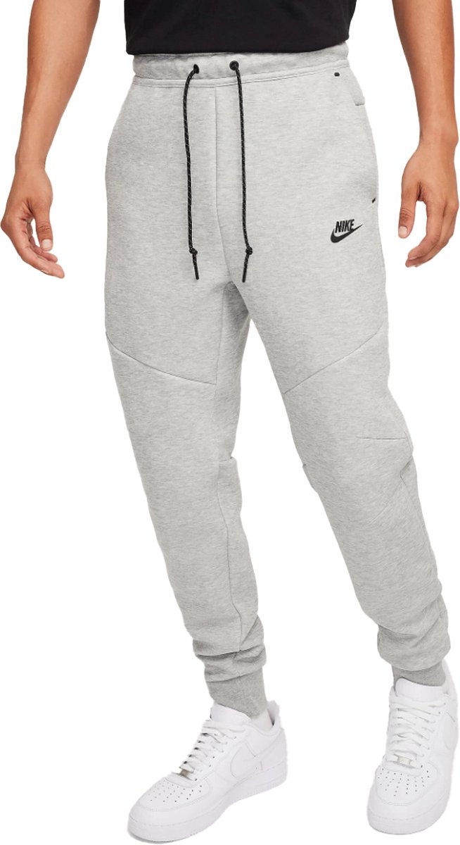 Nike tech fleece joggingbroek in de kleur . Grijs