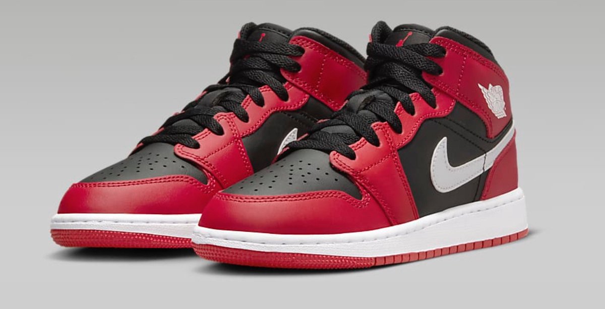 Jordan Nike Air Jordan 1 MID Sneakers Kids Zwart