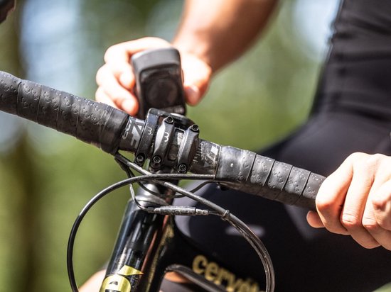 BBB Cycling Fietscomputer Houder MiddleMount - Inclusief Garmin En Wahoo Houder - Geschikt Voor Ø 31,8 / 35 mm Sturen - BCP-98 van BBB Cycling — afbeelding 2
