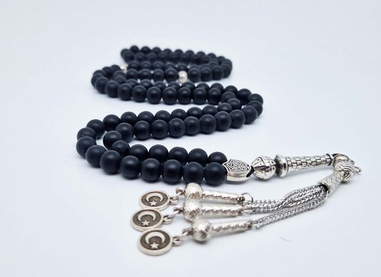 Tesbih fait main "Tasbih" en pierre naturelle "Onyx noir mat" - Nombre de perles 99 - Diamètre perles 8MM - avec pompon en métal "Drapeau de la Turquie" - Une belle idée cadeau