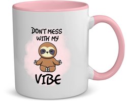 Akyol - koffie koffiemok - theemok - roze - Koffie - koffieliefhebber cadeau - leuke cadeau - grappige met opdruk - coffee gift - verslaafd aan koffie - collega cadeau - koffie met tekst - collega cadeau - afscheid cadeau - 350 ML inhoud