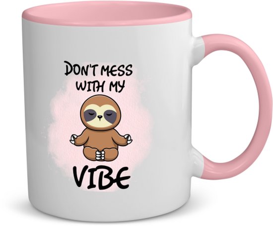 Akyol - koffie koffiemok - theemok - roze - Koffie - koffieliefhebber cadeau - leuke cadeau - grappige met opdruk - coffee gift - verslaafd aan koffie - collega cadeau - koffie met tekst - collega cadeau - afscheid cadeau - 350 ML inhoud