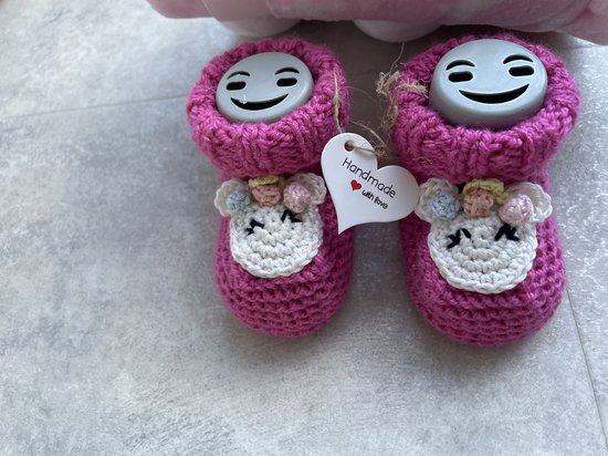 Maminobaby.nl | Baby geschenkset meisjes | Handgemaakte Babyslofjes | Unicorn | Knuffel met deken | Handgemaakte speenkoord | Handgemaakte haarclip | Gehaakte babyslofjes | Kraamcadeu | Babyshower — afbeelding 4
