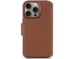 DECODED Leren Detachable Wallet Case Geschikt voor iPhone 16 Pro - 2-in-1 Magnetisch Afneembaar Hoesje met Pasjeshouder - Premium ECCO Leer - Geschikt voor MagSafe - Bruin