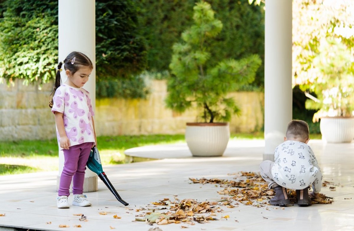 Klein Toys Bosch tuin bladblazer - speelgoed - incl. lucht blazen en geluid - groen/zwart – foto 6