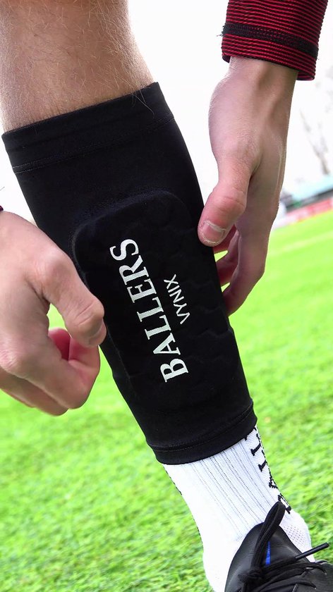 Vynix Ballers ingebouwde scheenbeschermer - Scheenbeschermers voetbal - Shin Pad Sleeve - Voetbal scheenbeschermers - 12+ jaar - Met opbergzakje 14x7cm - Zwart