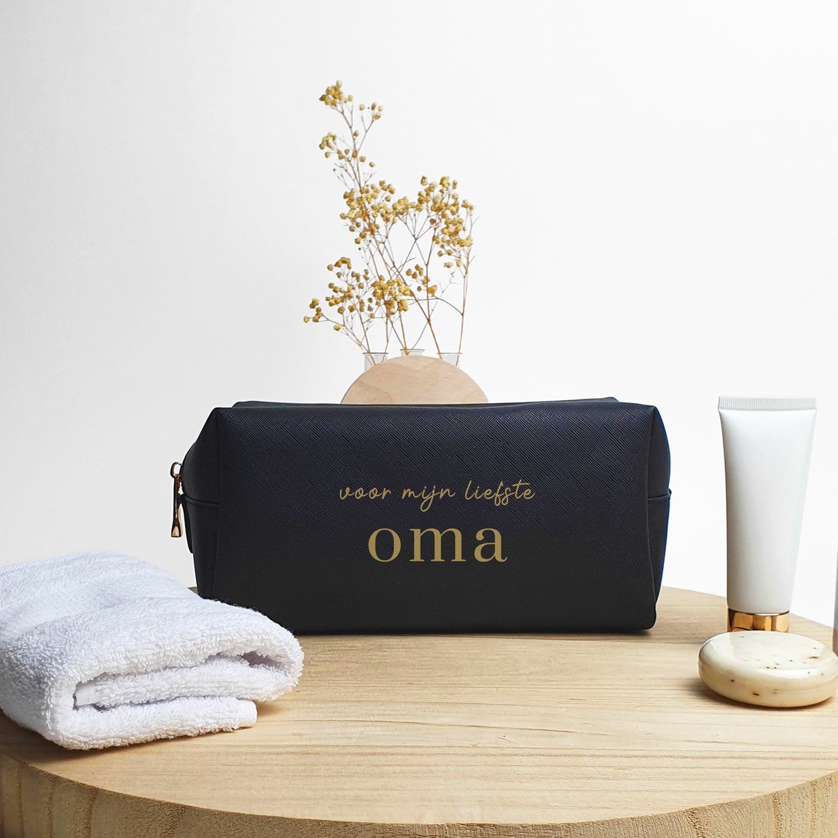 Toiletzak met naam - Liefste oma - Zwart - Cadeau oma - Cadeau - Toilettas