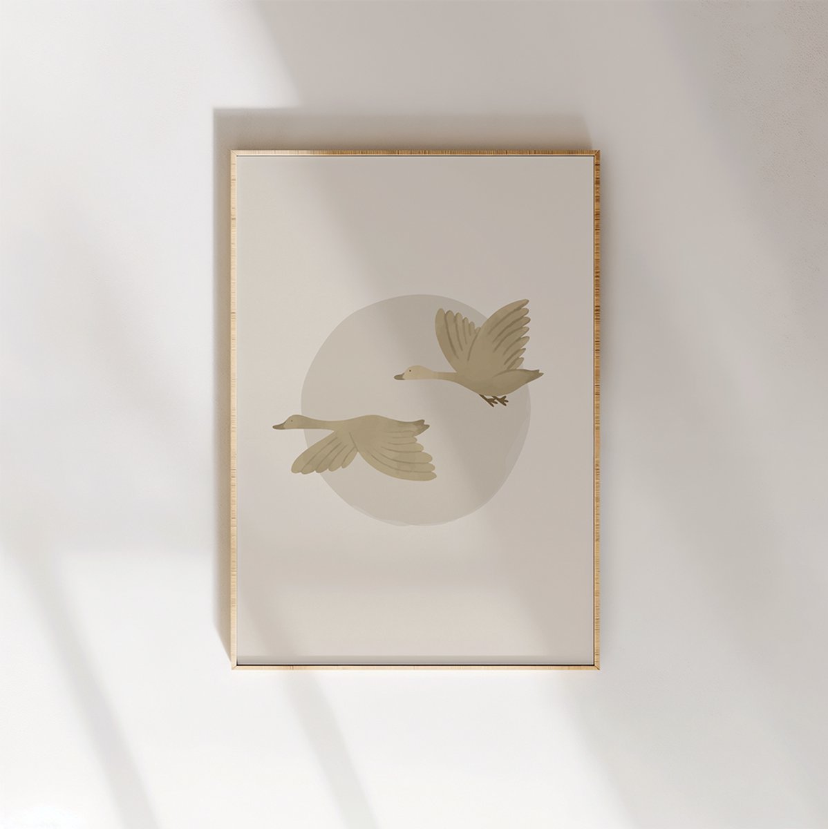 Minimalistische Poster met Vliegende Ganzen – 20x30 cm | Stijlvolle Wanddecoratie voor Woonkamer, Slaapkamer, Babykamer of Kinderkamer | Zonder Lijst | Beige