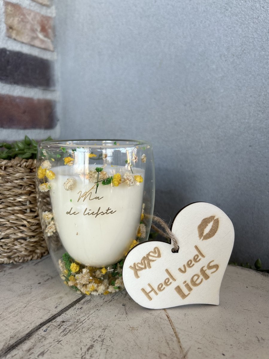 Creaties van hier Theeglas - Soja kaars Ma-de-liefste met houten hartje - Glas - Moederdag ma de liefste
