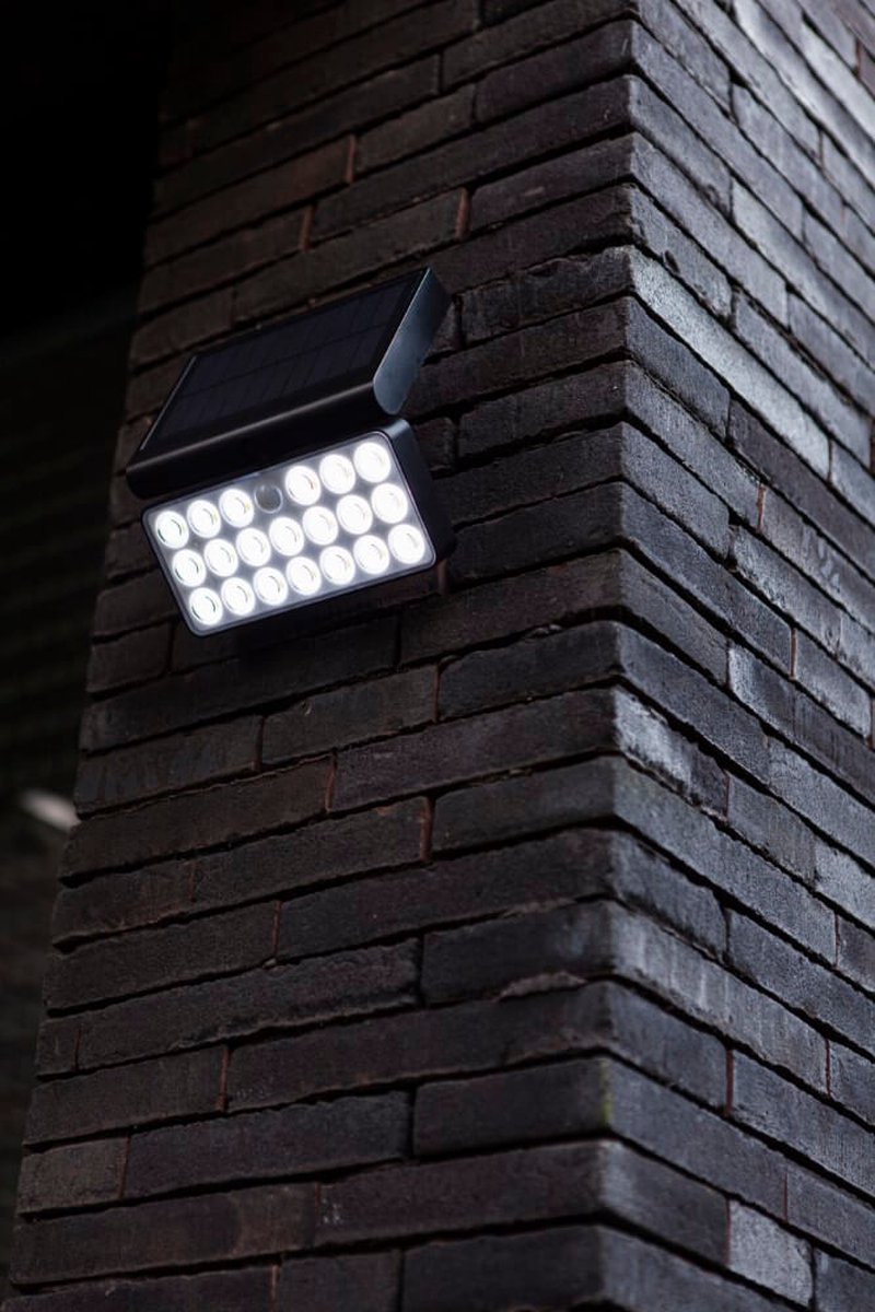 Lutec Connect Tuda - Slimme LED wandlamp met solar en sensor - Zwart
