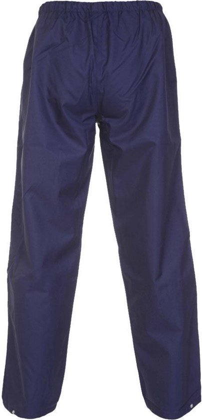 Donkerblauwe regenbroek met elastische tailleband en trekkoord.