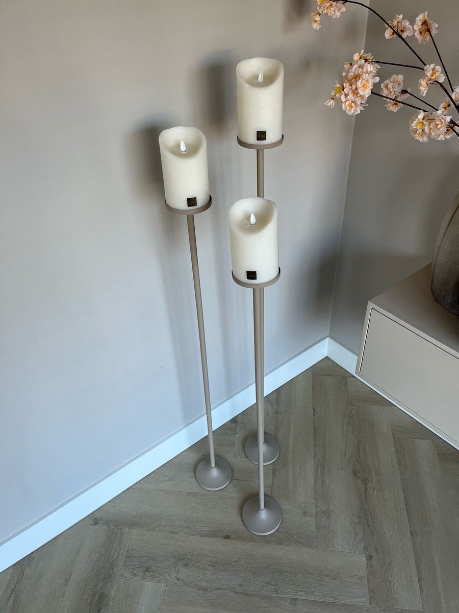 Vloerkandelaren set van 3 stuks beige incl. witte LED candles Kandelaar Stompkaars - Set 3 stuks XL kandelaars zwart - 120cm 110cm en 100cm - vloerkandelaar - stompkaarskandelaar-Decembertip-Cadeau moeder 5 december-Kerst cadeau-Sinterklaas cadeau – foto 5