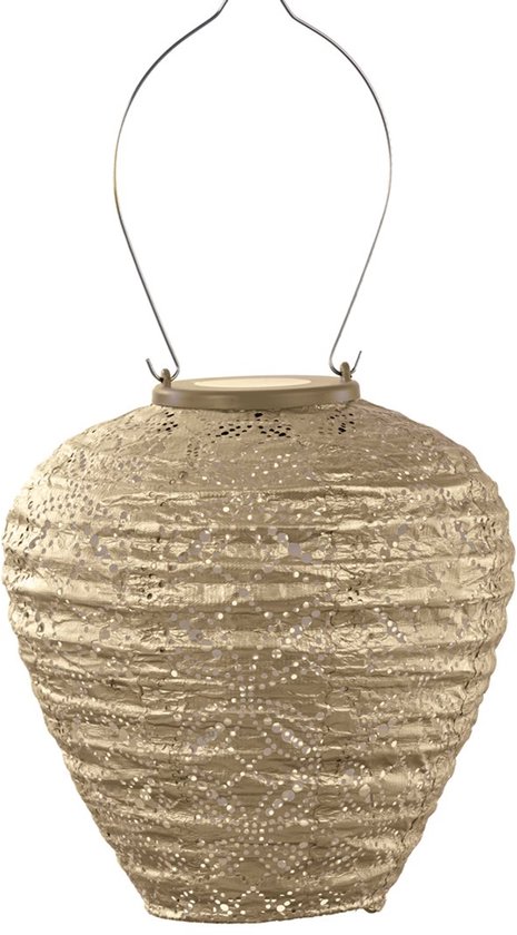Gouden, sfeervolle solar lampion met een gedetailleerd, open patroon en een metalen handvat.