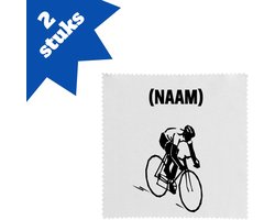 Omslag van Akyol - wielrenner met je eigen naam brillendoekjes - Wielrennen - sport liefhebbers - mensen die houden van wielrennen - verjaardagscadeau - verjaardag - cadeau - kado - geschenk - gift - 17,8 bij 17,8 cm - 2 stuks