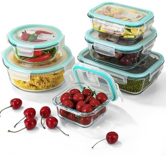Ensemble de boîtes de conservation en verre remplies de pâtes, piments, cerises, haricots et pois.
