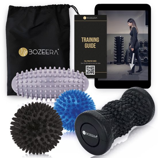Bozeera massage set: lichtpaarse roller, blauwe en zwarte spiky ballen, zwarte roller, trainingsgids en tas.