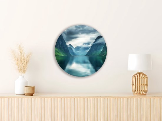 Saammp Forex Muurcirkel - Fjorden met mist - Landschap - Natuur - Ø 30 - Wandcirkel - Wanddecoratie Cirkel - Muurdecoratie Woonkamer - Slaapkamer decoratie - Rond Schilderij