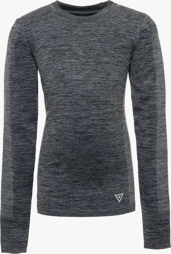 Grijze longsleeve thermoshirt met textuurdetails op de mouwen en een logo op de voorkant.