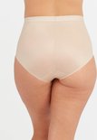Nude hoge bikinislip van achteren gezien, met textuur en verstevigende inzetstukken. Gedragen door een model.