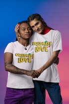 Shirt - Celebrate love - Wurban Wear | Grappig shirt | Pride | Unisex tshirt | Pride vlag | Regenboog vlag | LGBTQ | Make up | Gay | Liefde | Wit