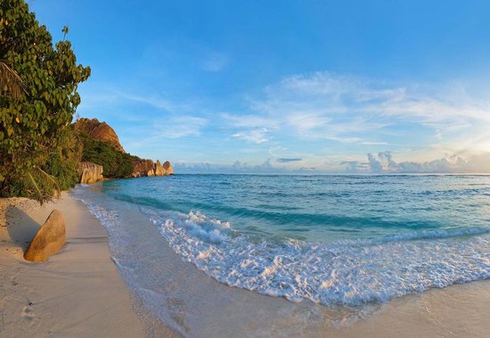 Fotobehang - Vlies Behang - Uitzicht op de Blauwe Zee vanaf het Strand - 368 x 254 cm