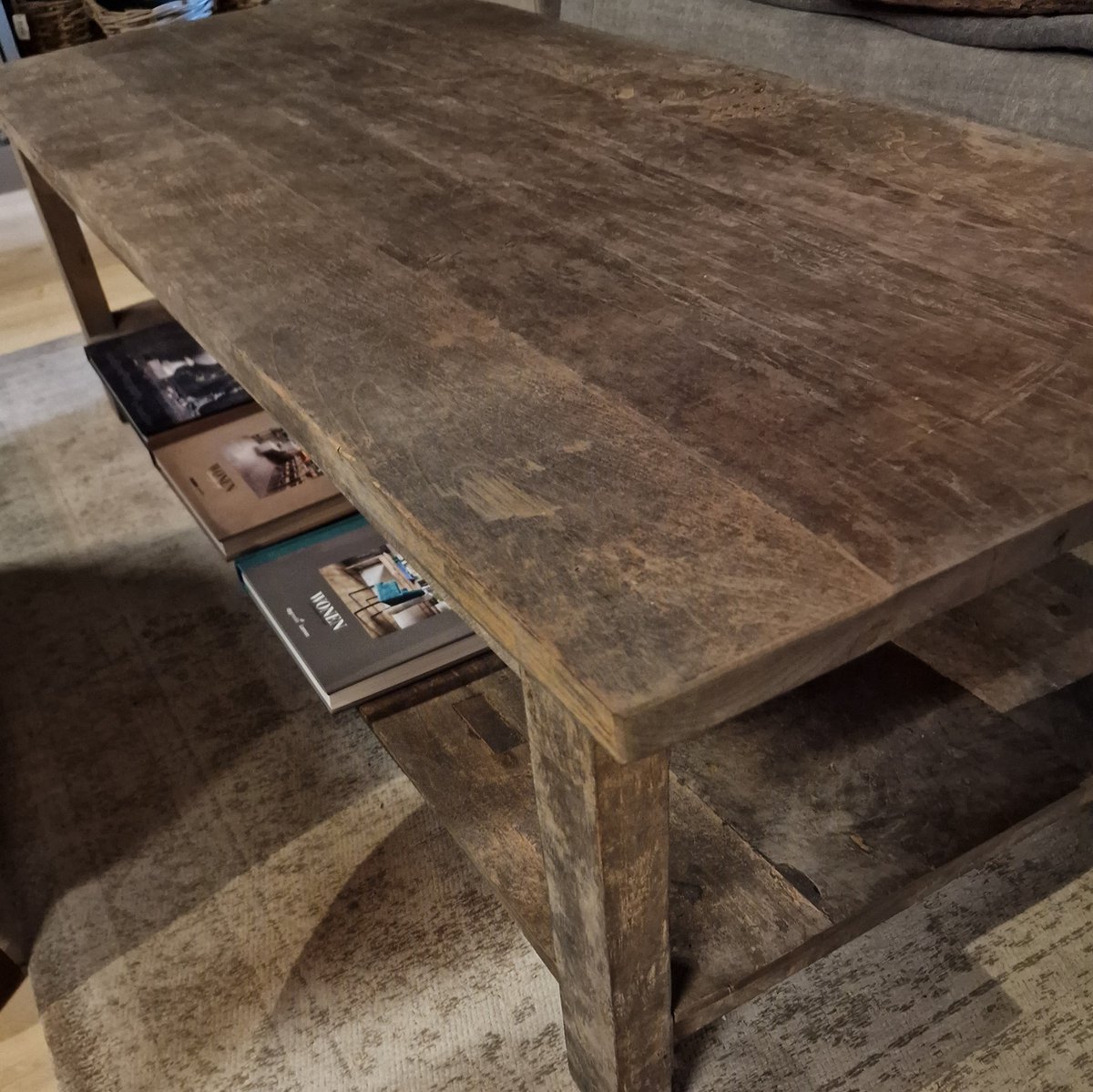 AURA PEEPERKORN | SALONTAFEL | RACKTABLE MET ONDERSCHAP | 150 X 60 CM