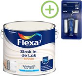 Flexa Strak in de Lak - Watergedragen - Zijdeglans - gebroken wit RAL 9010 - 2,5 liter + Flexa Lakroller - 4 delig
