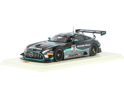 De 1:43 Diecast Modelcar van de Mercedes-Benz GT AMG GT3 Team SPS Automotive Performance #20 van de 24H Spa van 2020. De rijders waren G. Kurtz / V. Pierburg / D. Baumann en C. Braun. Dit model is beperkt door 500 stuks. De fabrikan