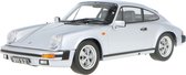 Het 1:18 Diecast model van de Porsche 911 3.2 Coupe van 1988 in SilverGrey. De fabrikant van het schaalmodel is KK Scale.This model is alleen online beschikbaar.