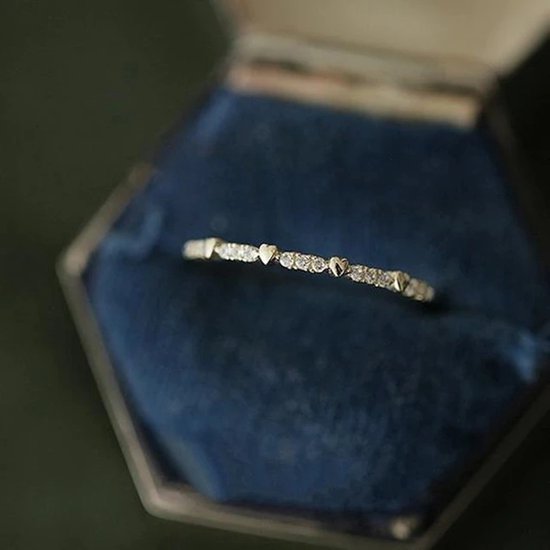 Ring met diamantjes en hartjes - Fijne ring - Zilver - 18k goud - Cadeautje voor haar - Ringparty - Stapelring -