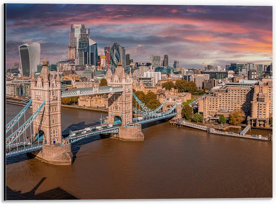 Dibond - Uitzicht op Tower Bridge bij Ondergaande Zon, Londen - 40x30 cm Foto op Aluminium (Wanddecoratie van metaal)