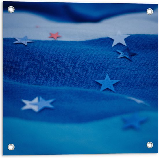 Tuinposter – Blauwe Handdoek met Sterretjes erop - 50x50 cm Foto op Tuinposter (wanddecoratie voor buiten en binnen)