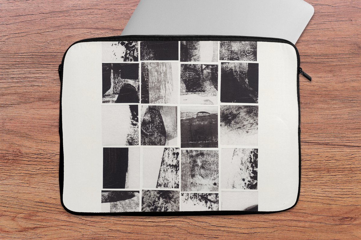 Laptophoes 13 inch - Mozaïek - Abstract - Zwart - Wit - Laptop sleeve - Binnenmaat 32x22,5 cm - Zwarte achterkant