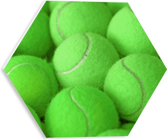 PVC Schuimplaat Hexagon - Stapel Groene Tennisballen - 30x26.1 cm Foto op Hexagon (Met Ophangsysteem)